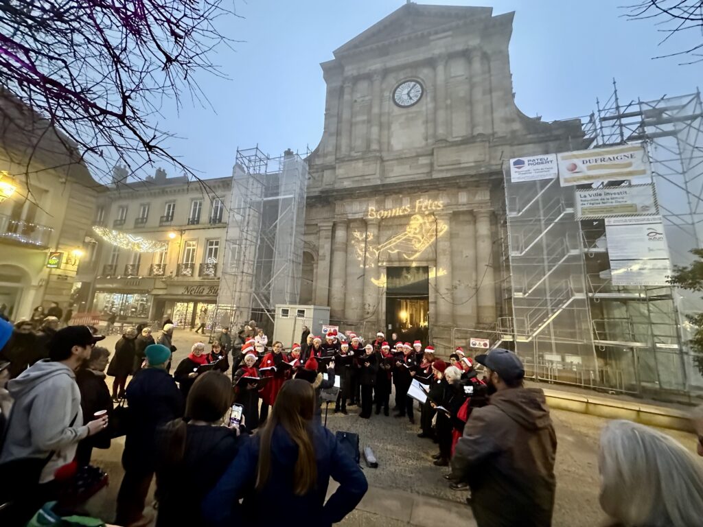 Un Marché de Noël chaleureux au cœur d’Autun