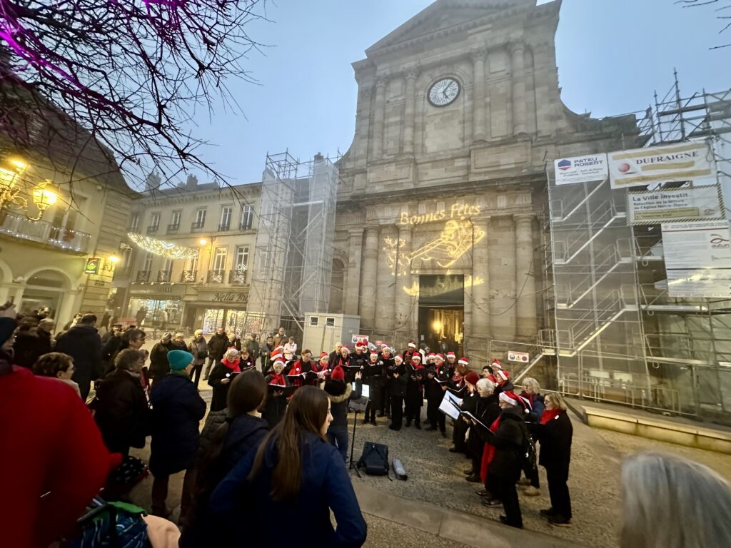 Un Marché de Noël chaleureux au cœur d’Autun