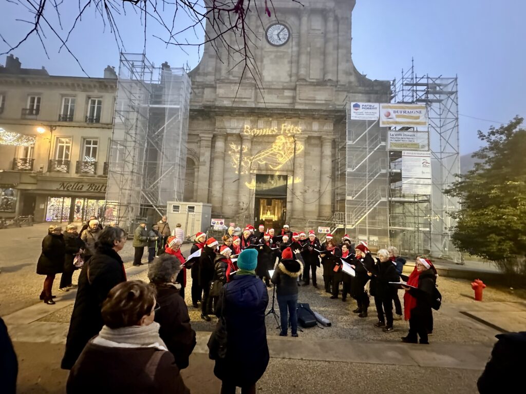 Un Marché de Noël chaleureux au cœur d’Autun