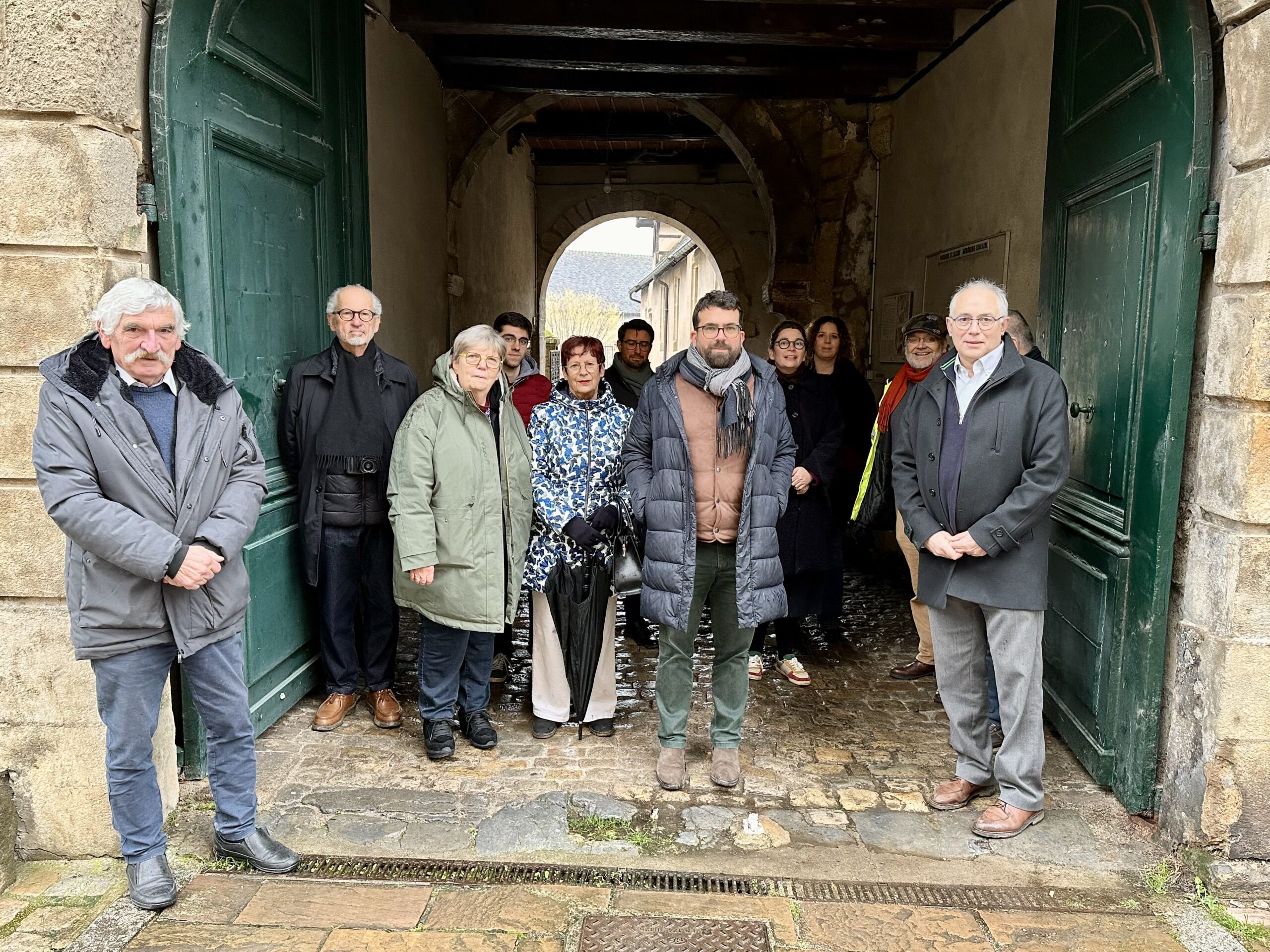 Visite de chantier de la rénovation en cours d'une maison des Hauts-Quartiers