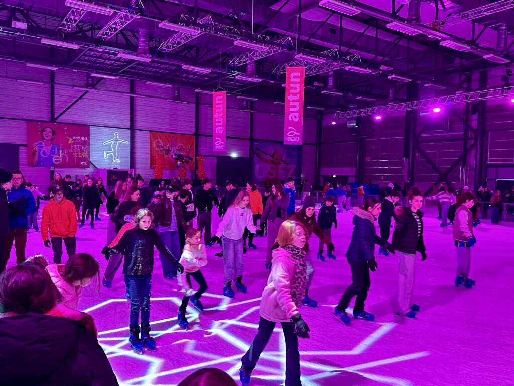 Carnaval à la patinoire d’Autun : près de 400 participants à l’Éduen
