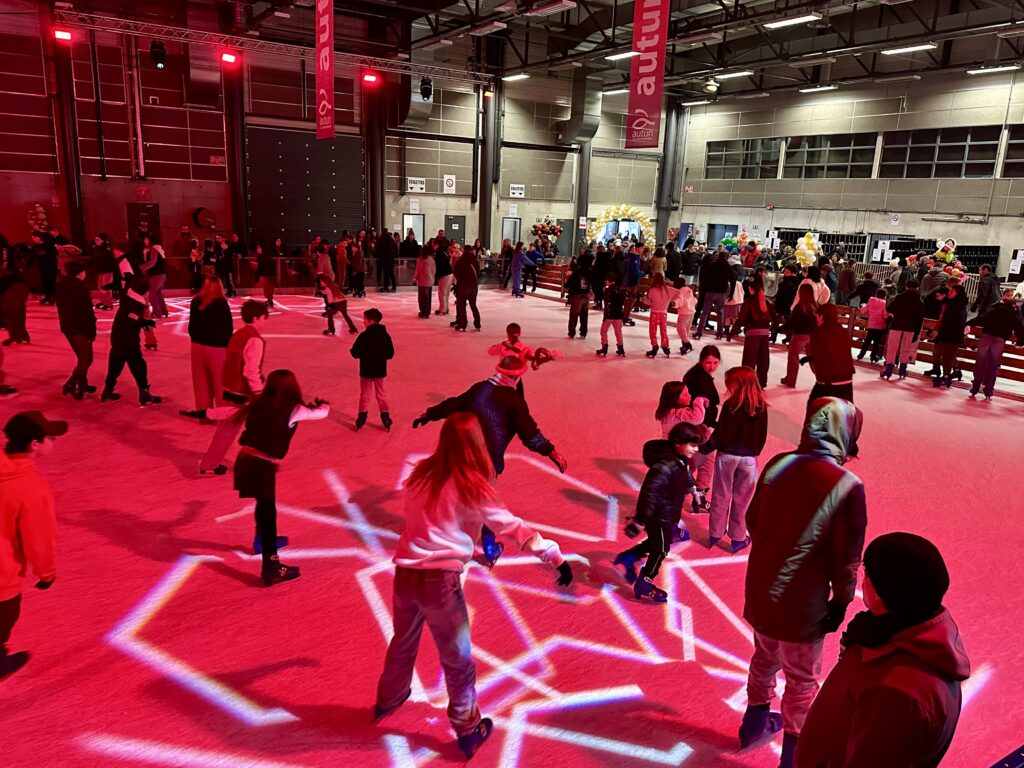 Carnaval à la patinoire d’Autun : près de 400 participants à l’Éduen
