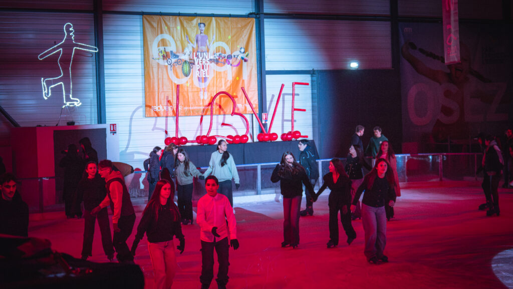 Une Saint-Valentin givrée et festive à la patinoire d’Autun