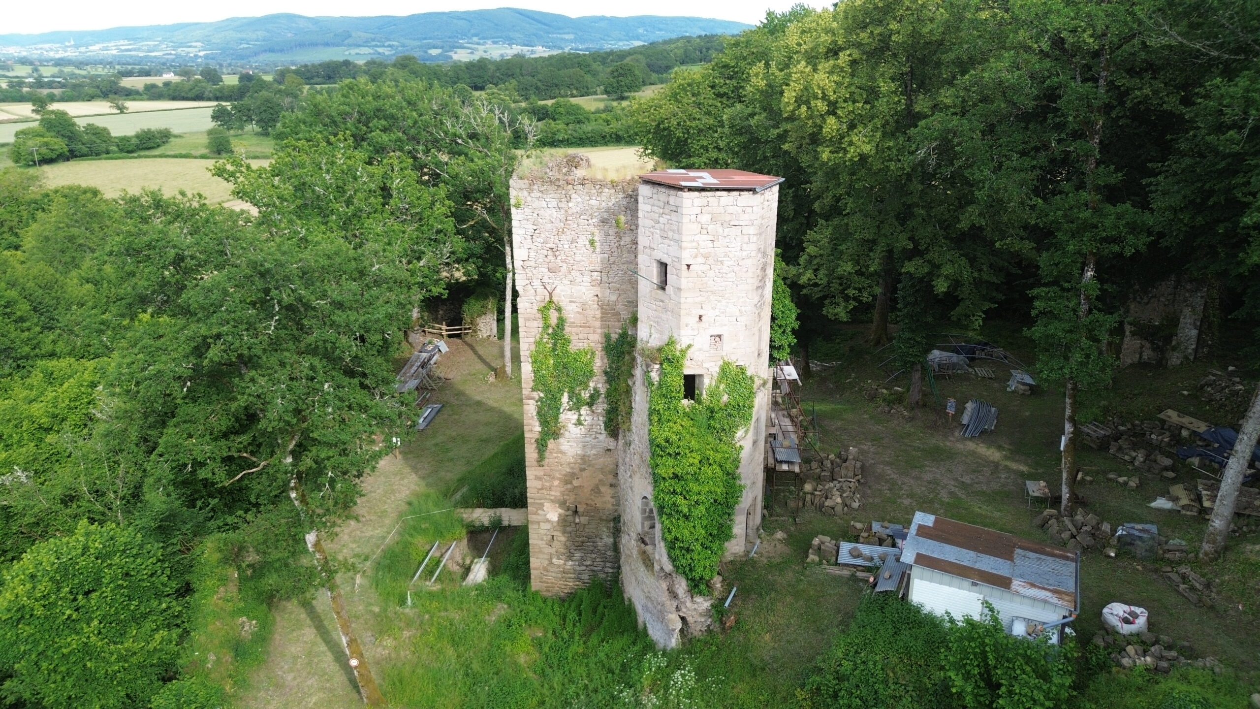Le Service archéologique de la Ville d’Autun partenaire de l’association Renaissance du Château de Vautheau