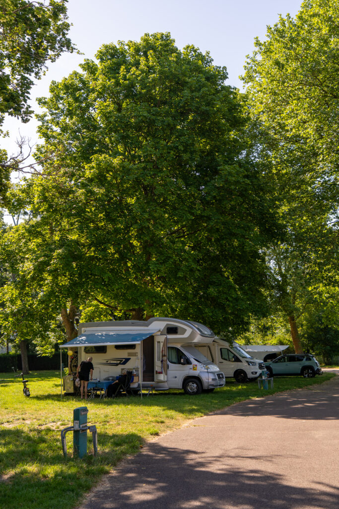 Le Camping d’Autun a ouvert son restaurant, La Chaumière