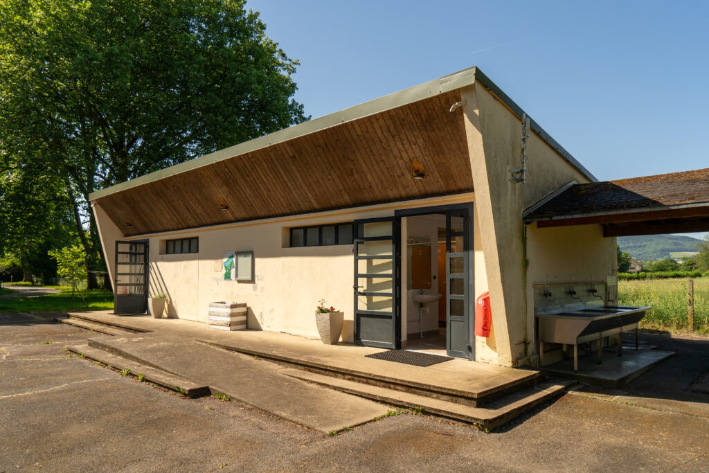 Le Camping d’Autun a ouvert son restaurant, La Chaumière