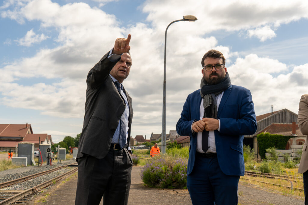 Vincent Chauvet fait visiter Autun au nouveau sous-préfet