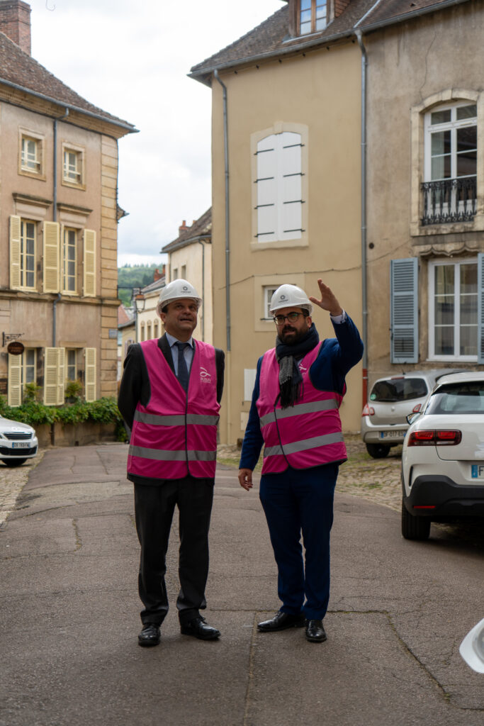 Vincent Chauvet fait visiter Autun au nouveau sous-préfet