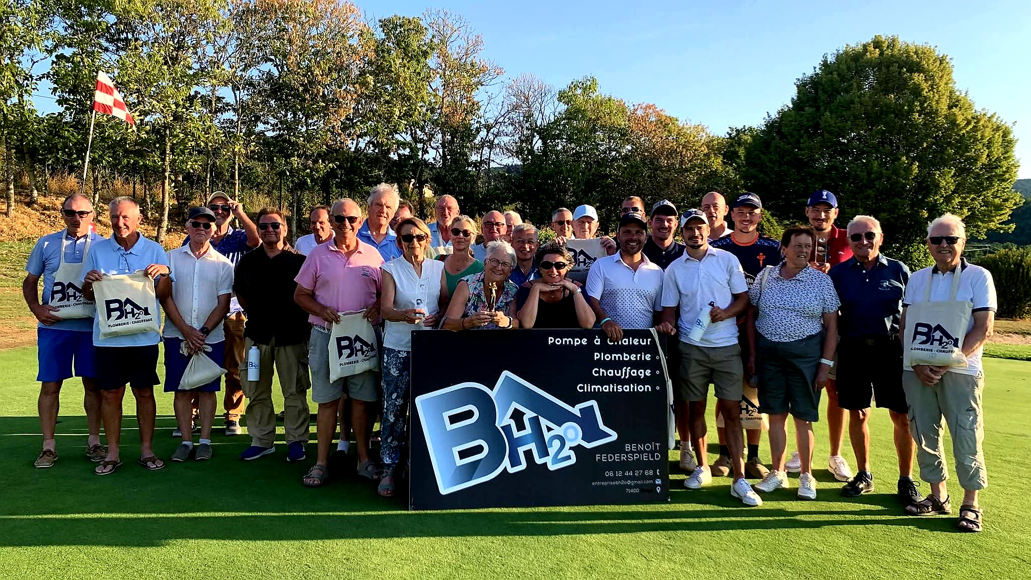 Magnifique dotation et belle participation pour la première coupe BH2o au golf d'Autun