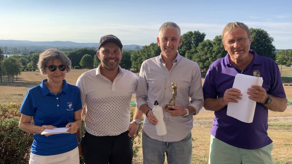 Magnifique dotation et belle participation pour la première coupe BH2o au golf d'Autun