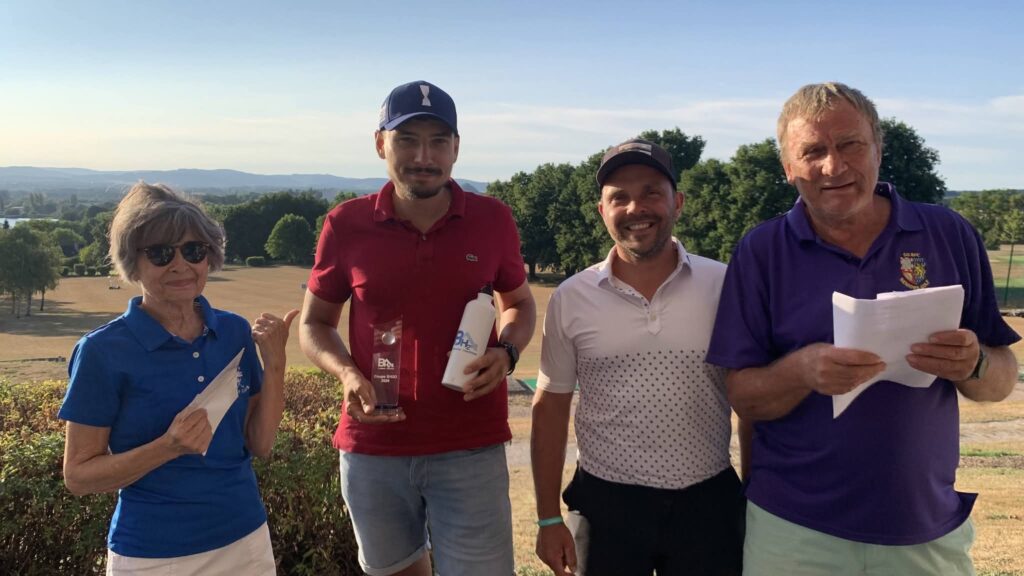 Magnifique dotation et belle participation pour la première coupe BH2o au golf d'Autun
