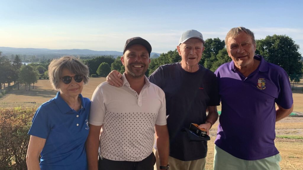 Magnifique dotation et belle participation pour la première coupe BH2o au golf d'Autun