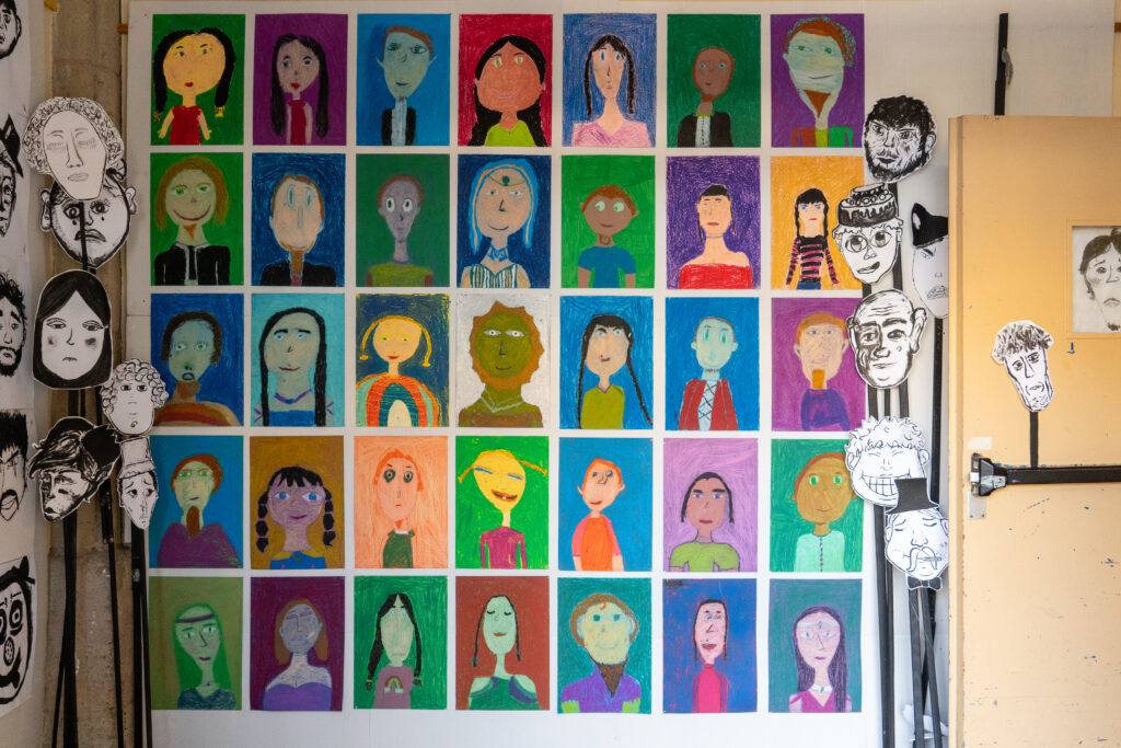 École d'arts plastiques : plus de 500 œuvres à découvrir !