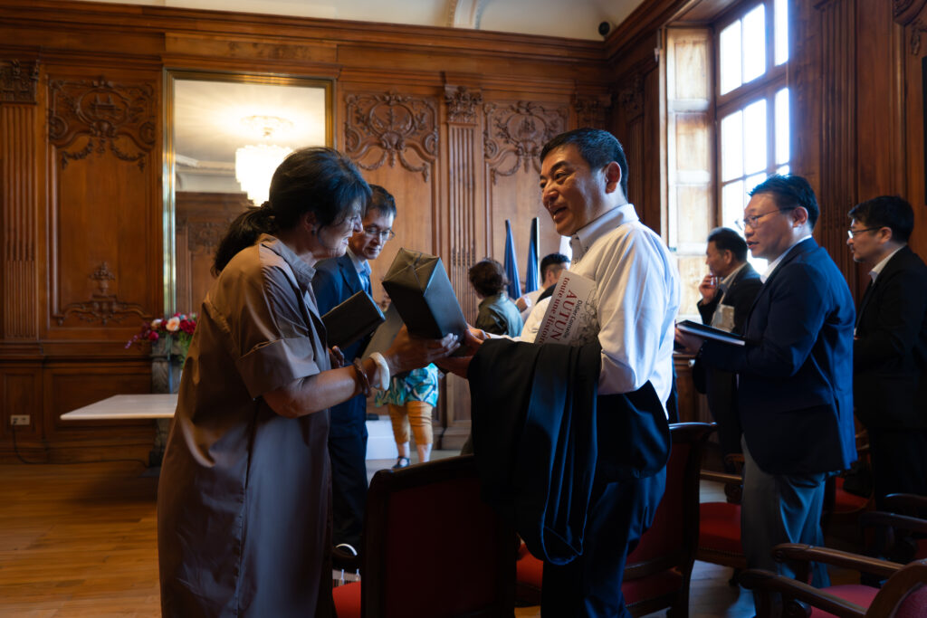 Une délégation de Kawagoe reçue à l'hôtel de ville d'Autun
