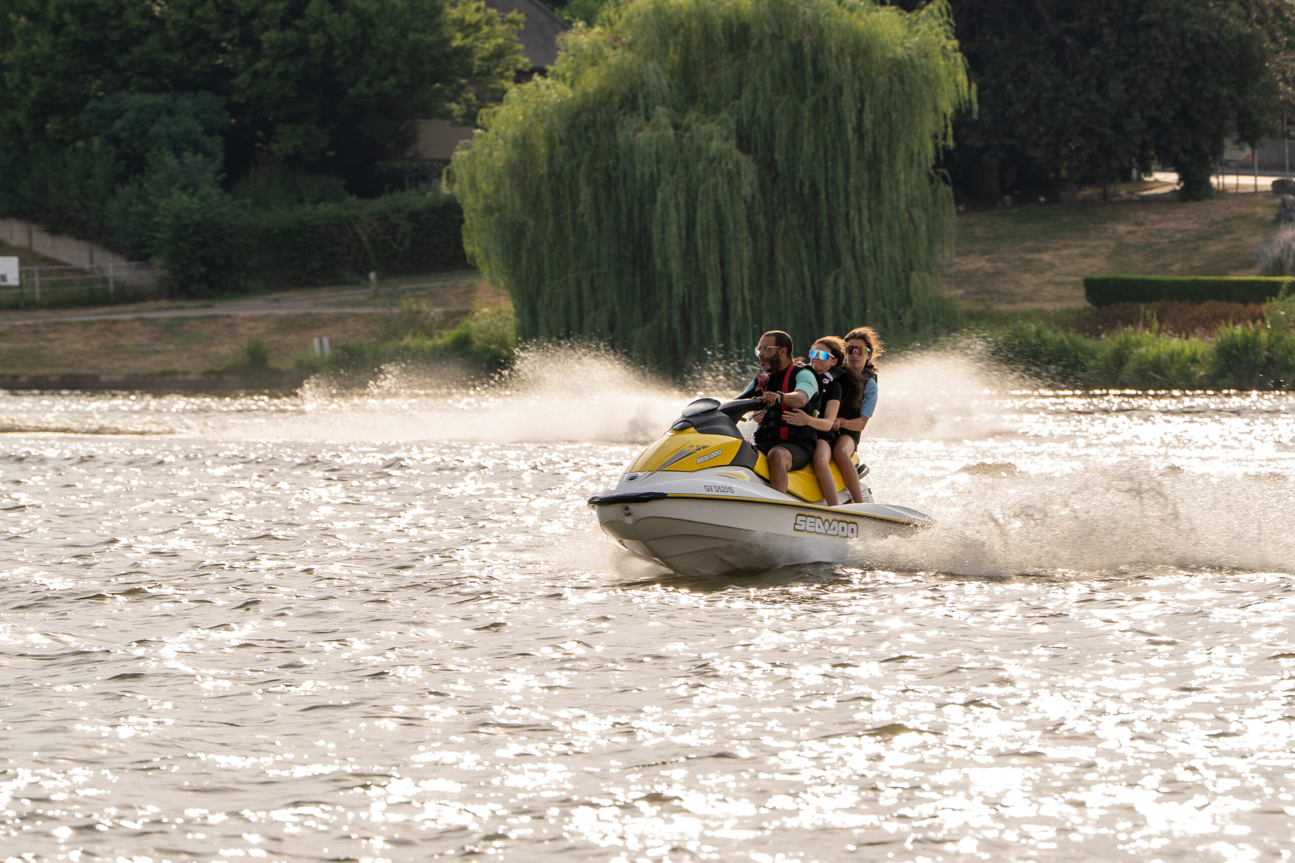 Cet été, faites du jet-ski au plan d'eau du Vallon !