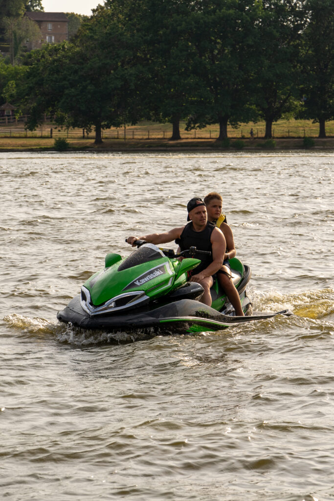 Cet été, faites du jet-ski au plan d'eau du Vallon !