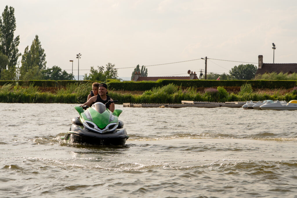 Cet été, faites du jet-ski au plan d'eau du Vallon !