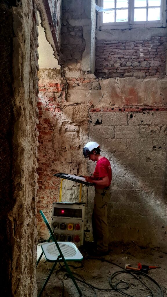 Archéologie : sous les murs du musée Rolin…