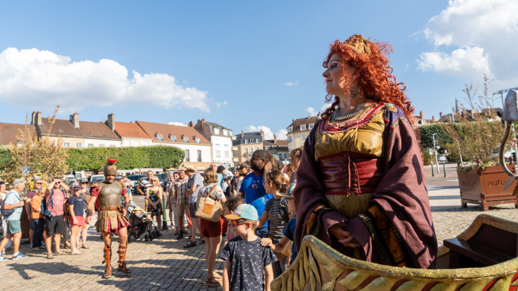 Arts de la Rue : Agrippine a fait rire le centre-ville d'Autun