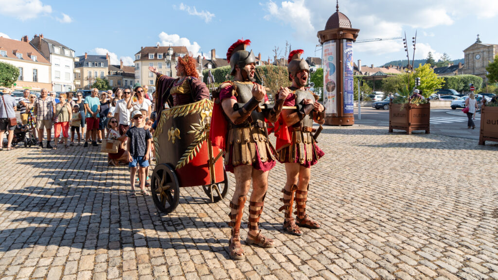 Arts de la Rue : Agrippine a fait rire le centre-ville d'Autun