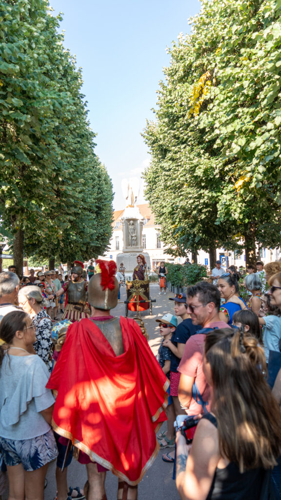 Arts de la Rue : Agrippine a fait rire le centre-ville d'Autun