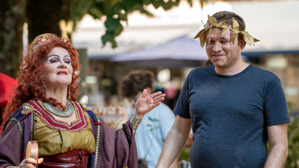 Arts de la Rue : Agrippine a fait rire le centre-ville d'Autun