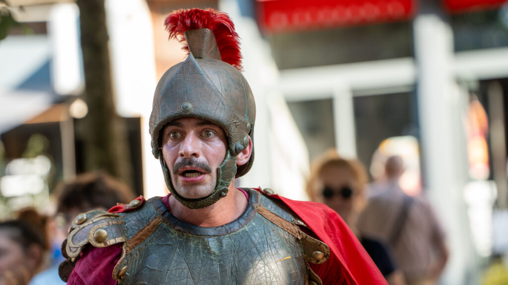 Arts de la Rue : Agrippine a fait rire le centre-ville d'Autun