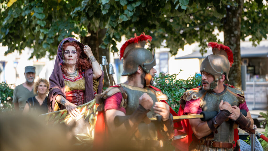 Arts de la Rue : Agrippine a fait rire le centre-ville d'Autun