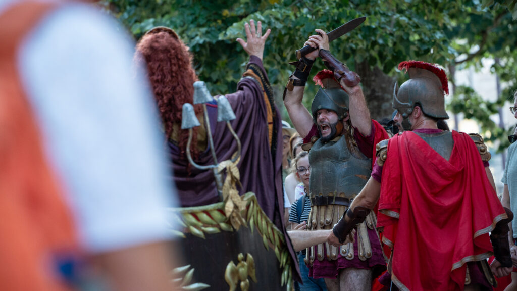 Arts de la Rue : Agrippine a fait rire le centre-ville d'Autun