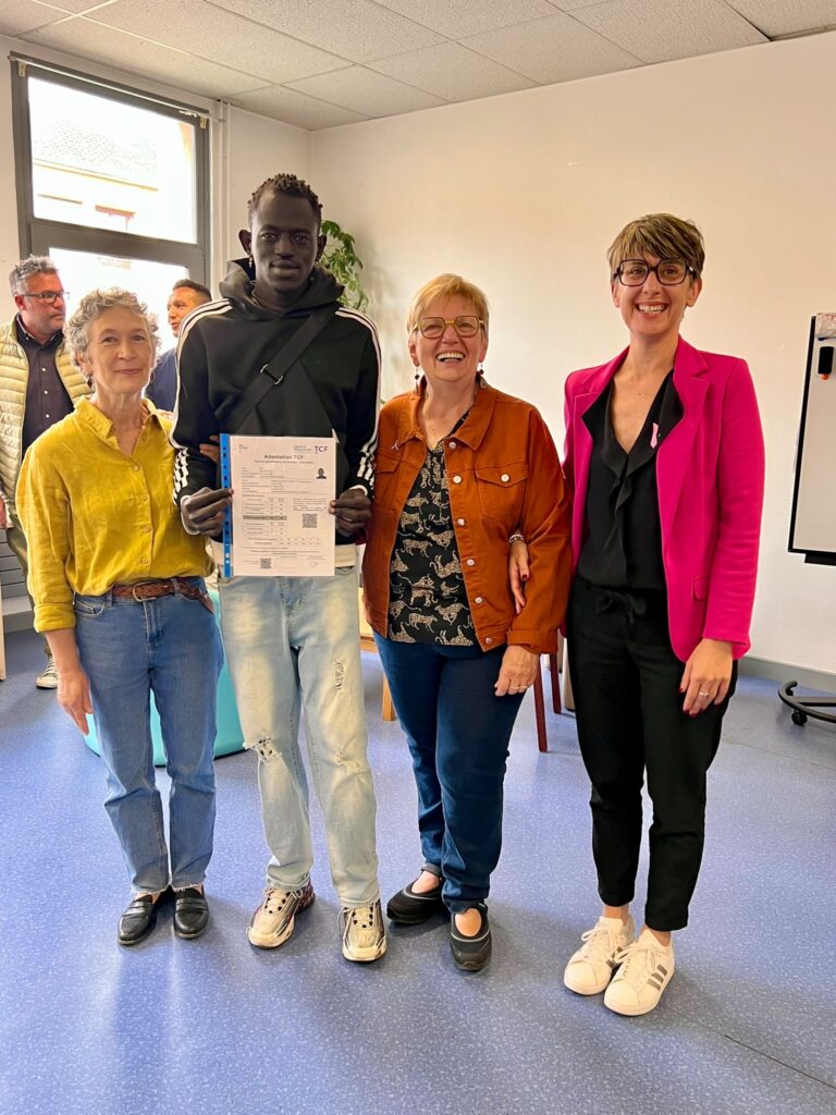 14 primo-arrivants salués pour leur apprentissage du français