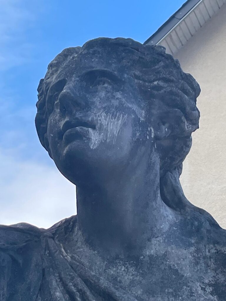 À Autun, la statue de Circé entre en restauration