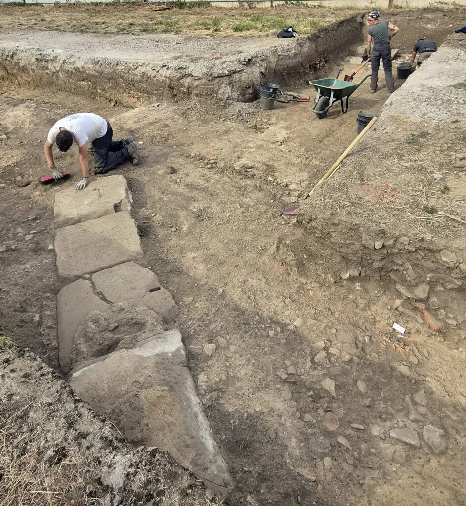 Archéologie : une maison antique découverte au collège militaire